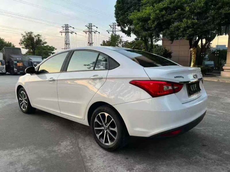 中山21年奇瑞艾瑞泽7