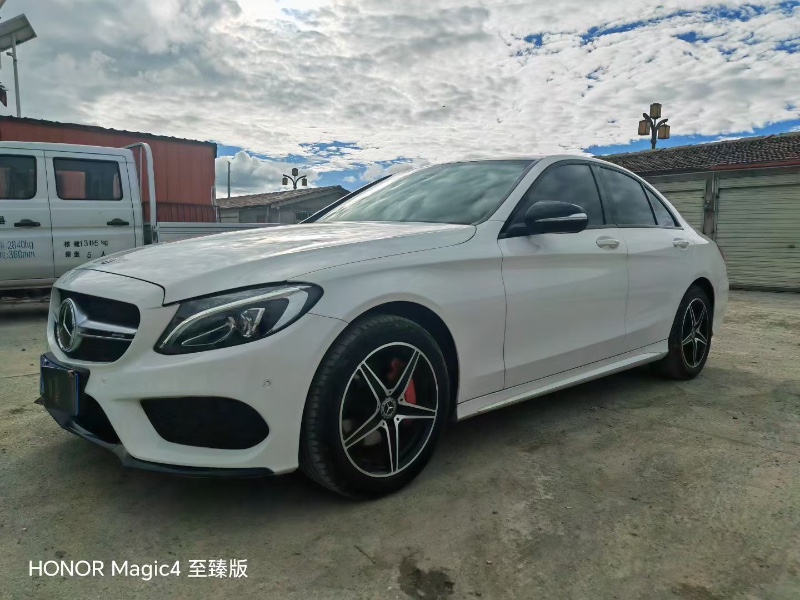 阿坝17年奔驰C3