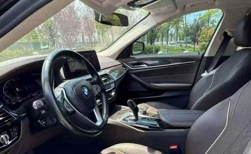 景德镇21年宝马5系8