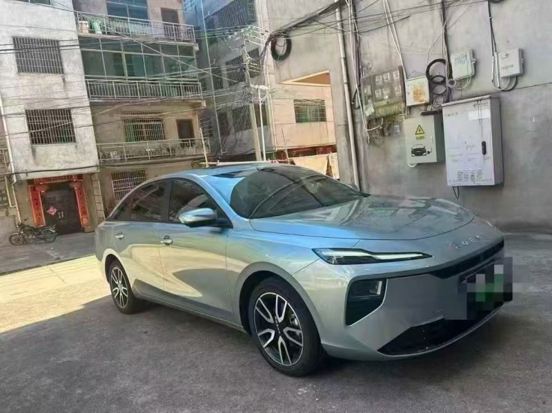 新余25年荣威D62