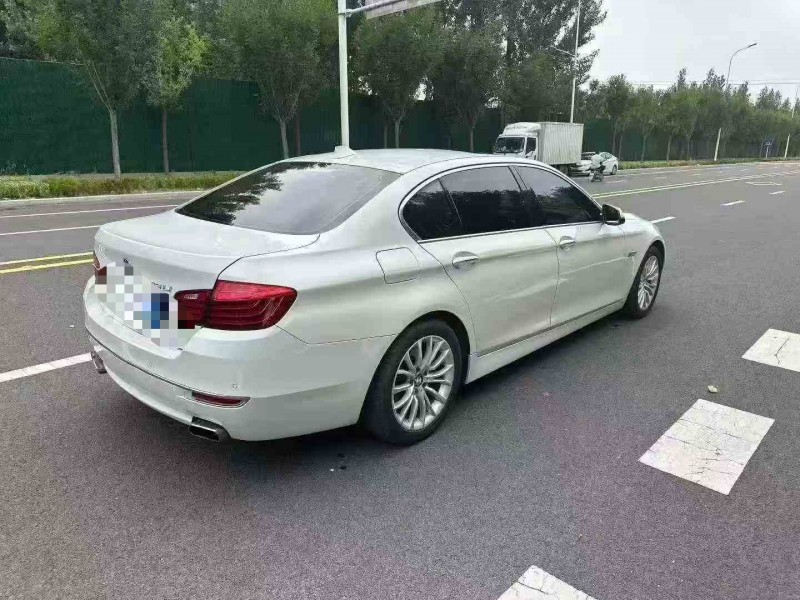 济宁16年宝马5系8