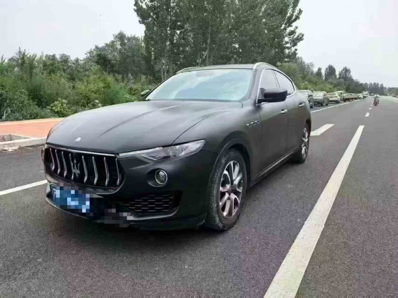 济宁19年玛莎拉蒂Levante2