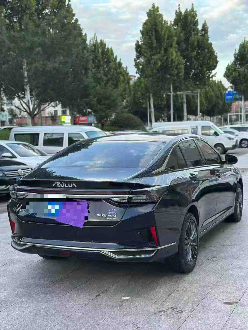 青岛23年东风奕炫7