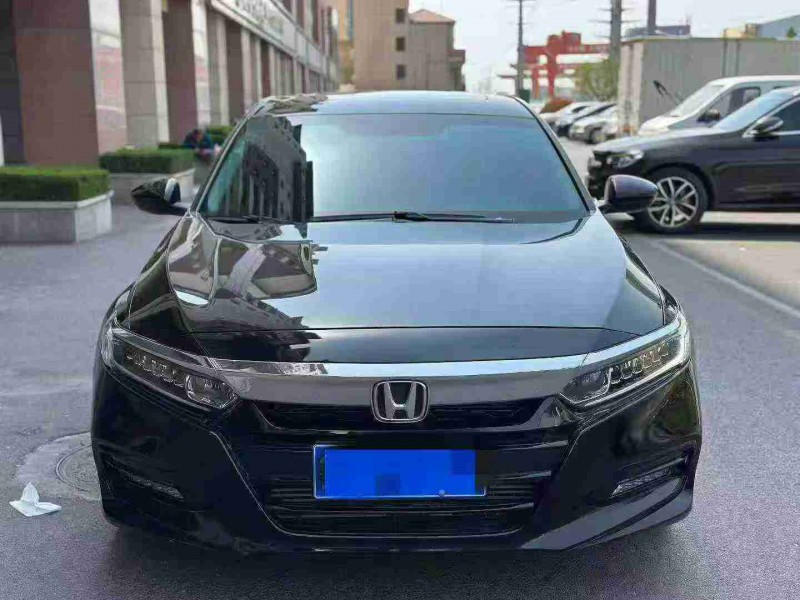 青岛21年本田雅阁1