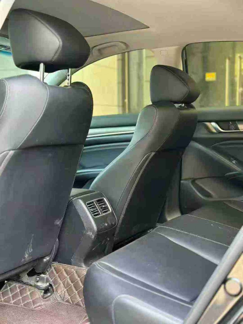 青岛21年本田雅阁5