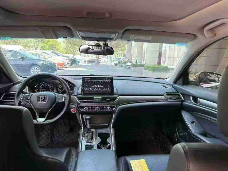 青岛21年本田雅阁6