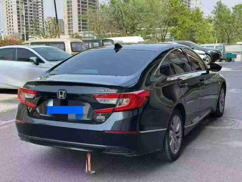 青岛21年本田雅阁8