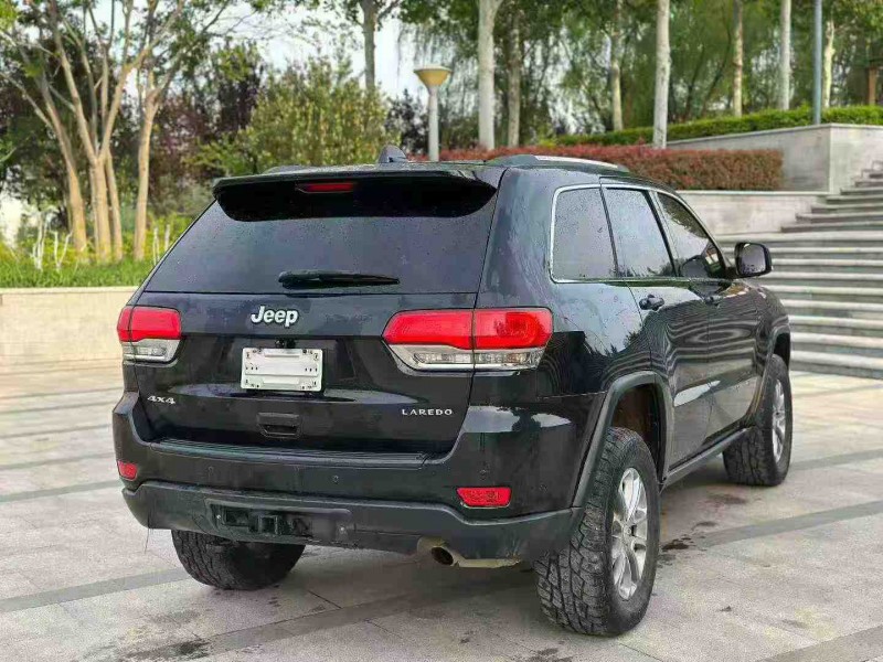 青岛15年Jeep大切诺基8