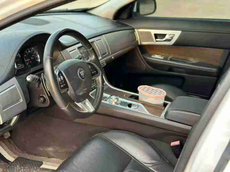 青岛15年捷豹XF4