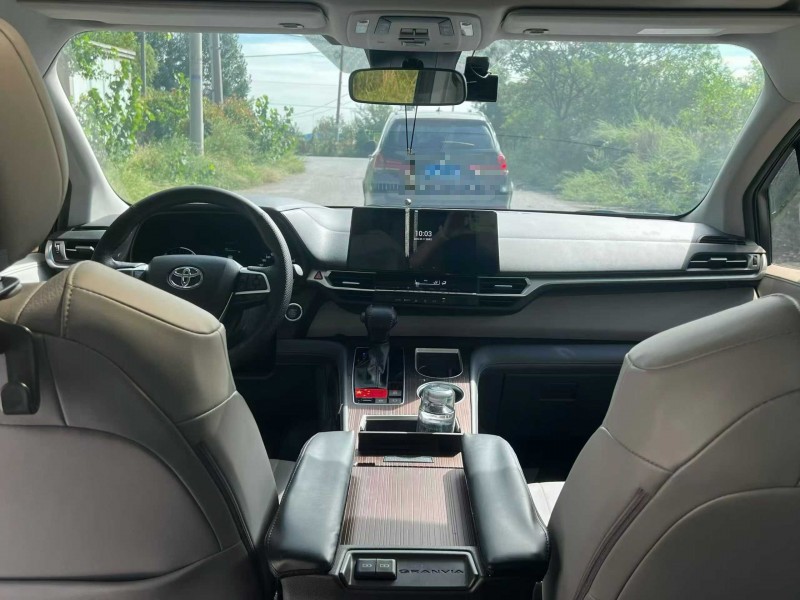 青岛24年丰田格瑞维亚4