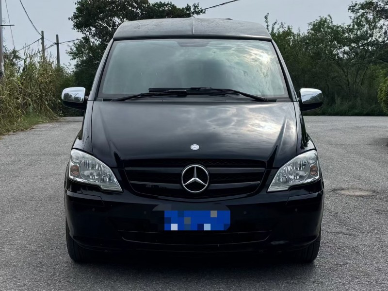 青岛14年奔驰威霆1