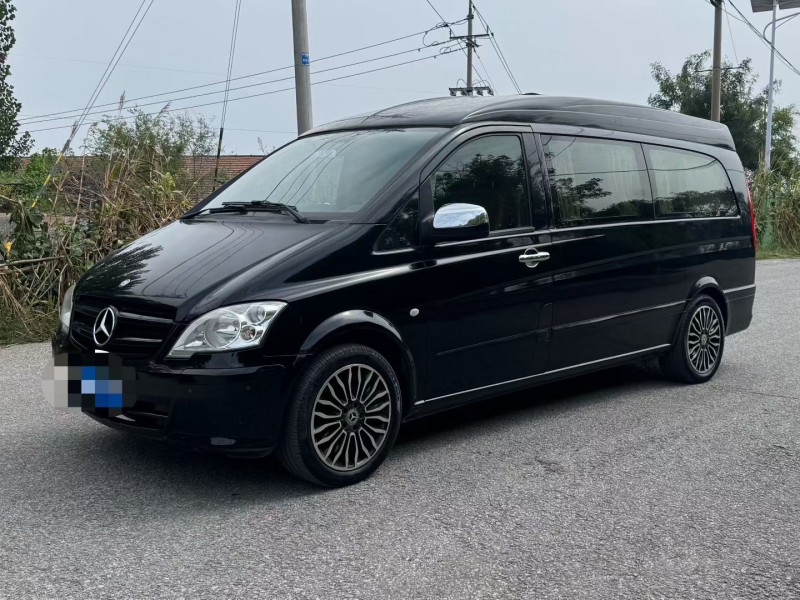 青岛14年奔驰威霆2