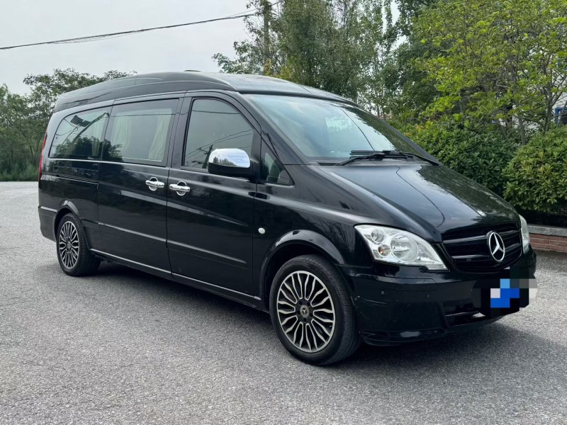 青岛14年奔驰威霆3