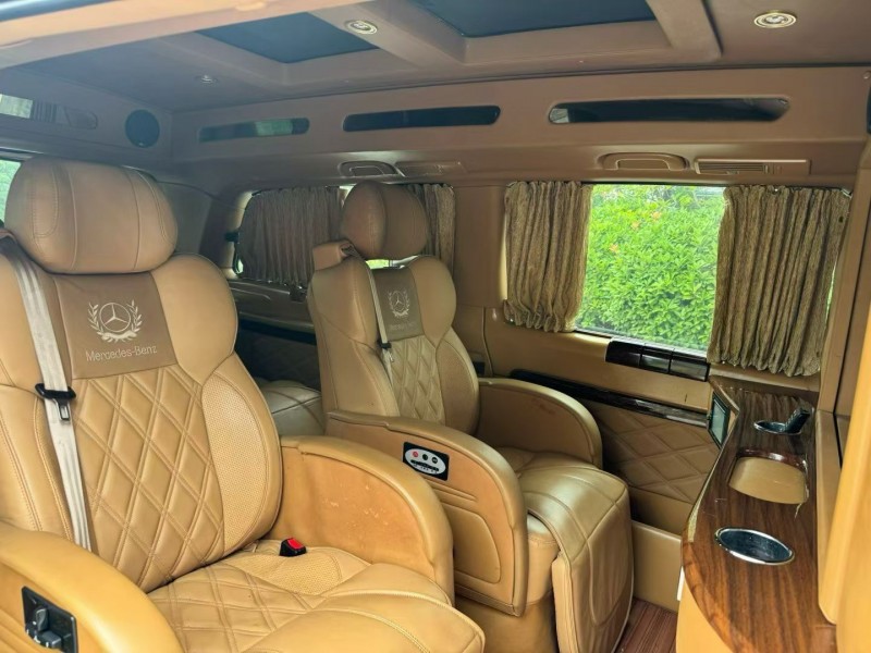 青岛14年奔驰威霆4