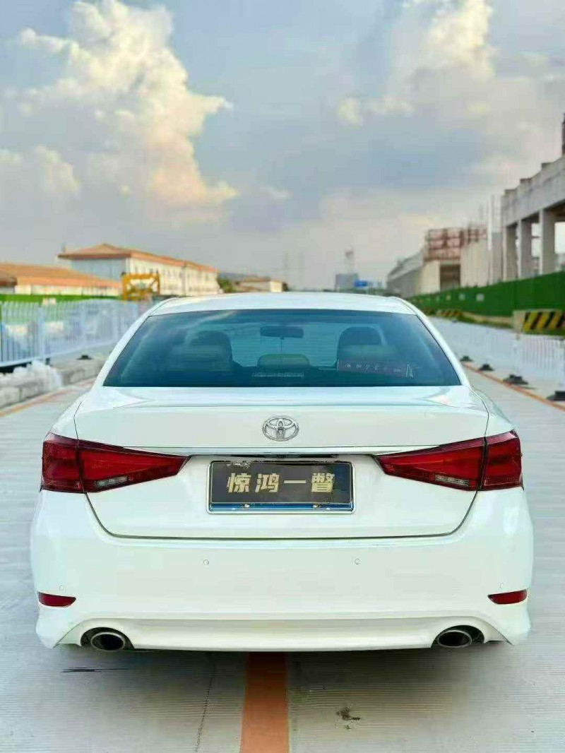 广州15年丰田皇冠9