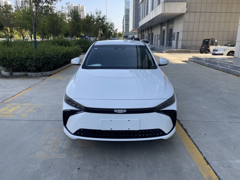 济宁24年吉利几何1