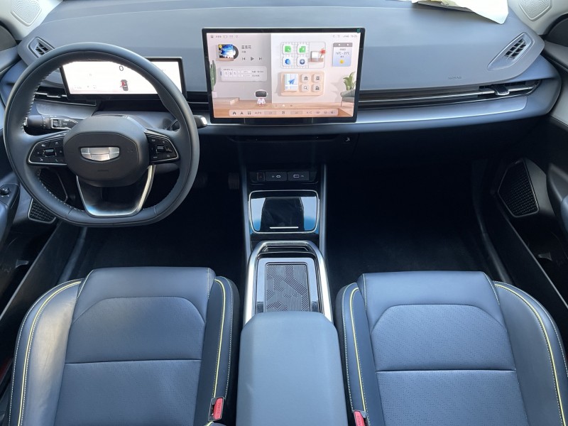 济宁24年吉利几何6