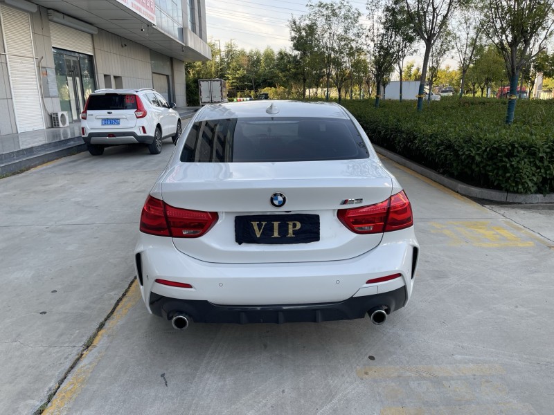 济宁19年宝马1系9