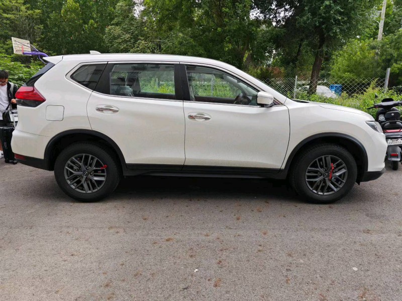 淄博25年日产奇骏6