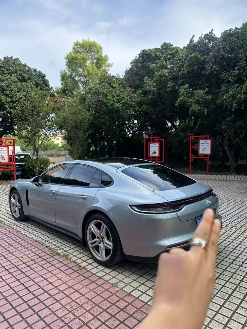 广州23年保时捷帕拉梅拉7