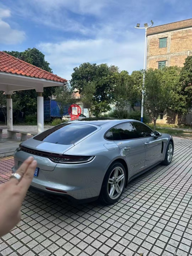 广州23年保时捷帕拉梅拉8