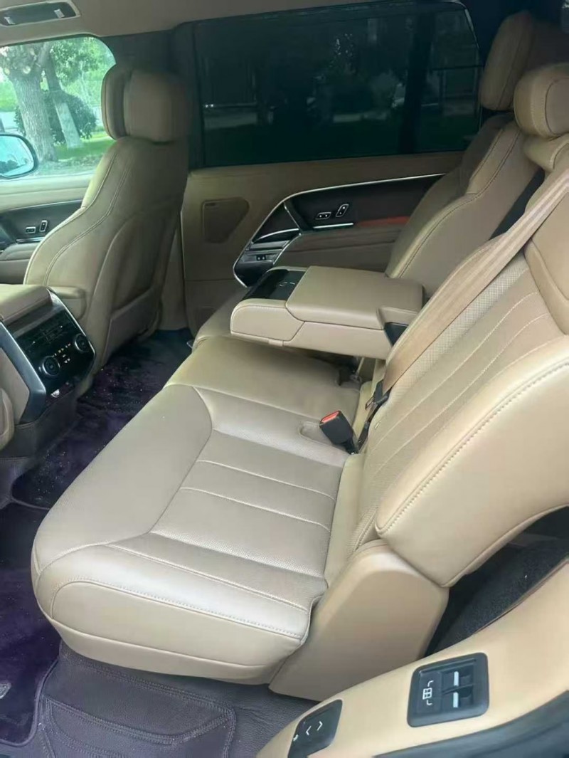 佛山25年路虎揽胜行政4