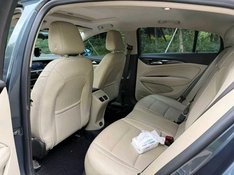 徐州21年别克君威9