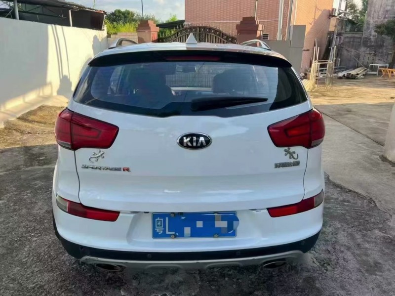 深圳15年起亚智跑9