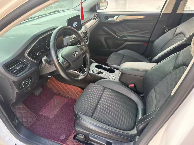 深圳19年福特福克斯5