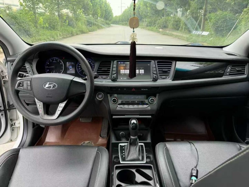 徐州18年现代名图8