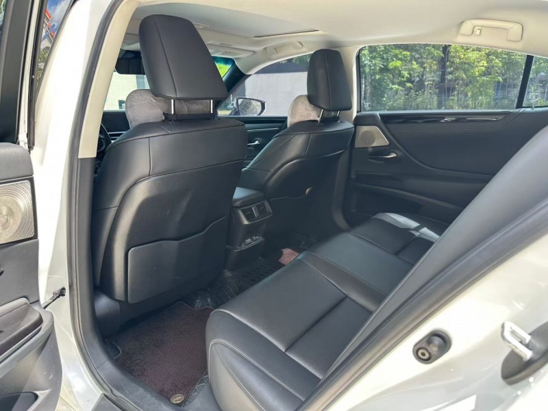 佛山20年雷克萨斯ES6