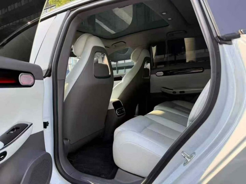 东莞24年零跑汽车C015