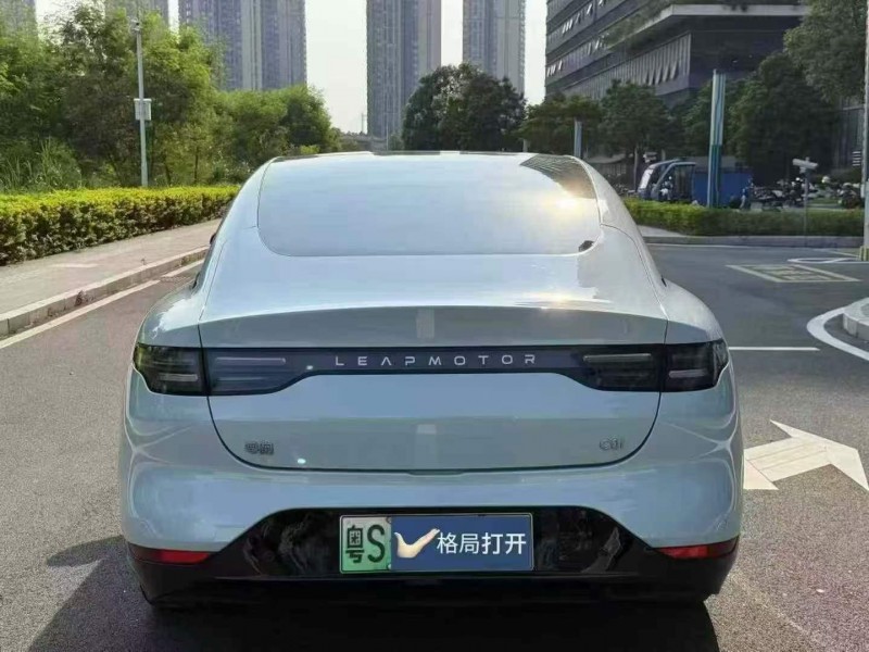 东莞24年零跑汽车C019