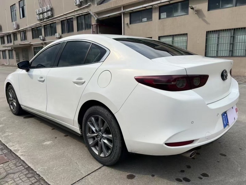 珠海20年马自达昂克赛拉7