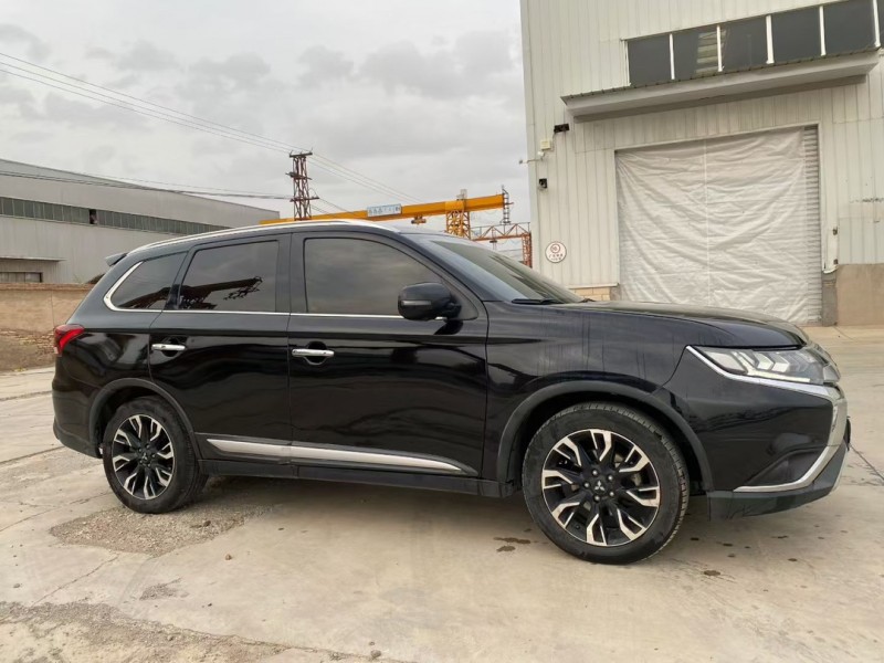 兰州19年三菱欧蓝德3