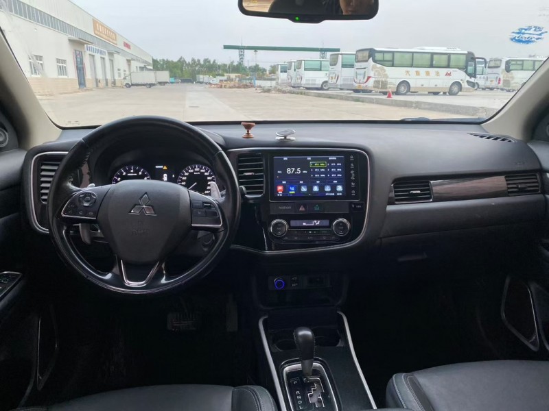 兰州19年三菱欧蓝德5