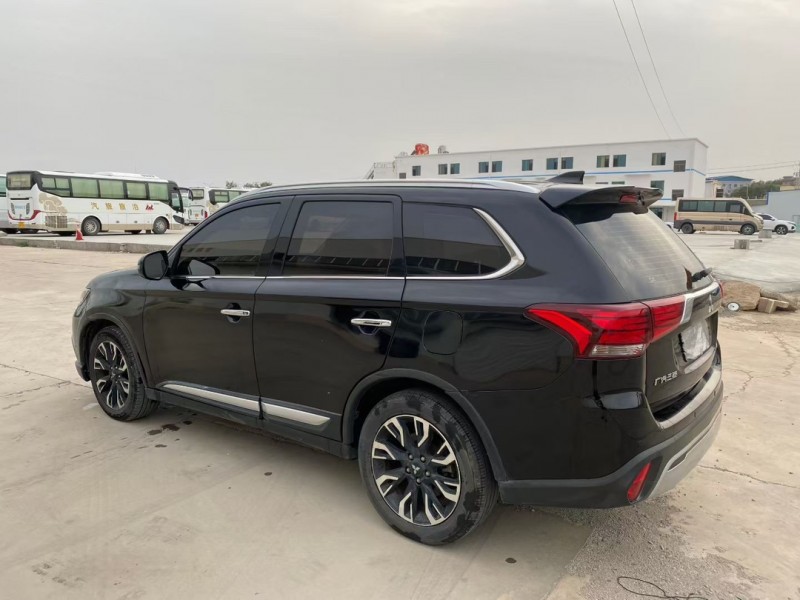 兰州19年三菱欧蓝德9