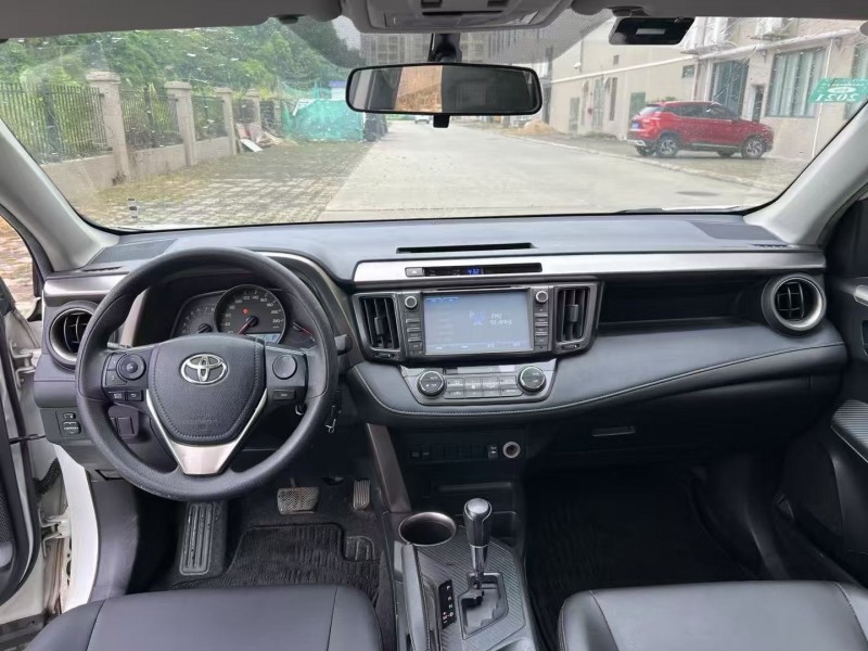 珠海15年丰田RAV4荣放4