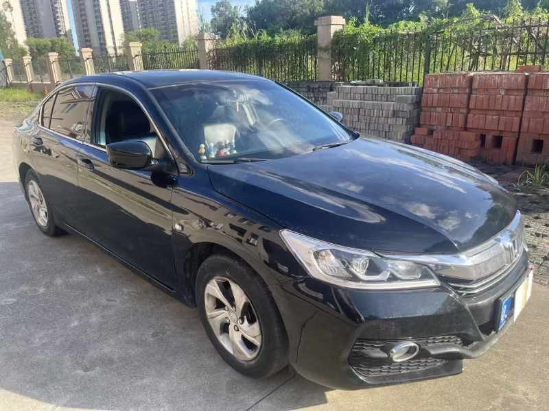 珠海16年本田雅阁2