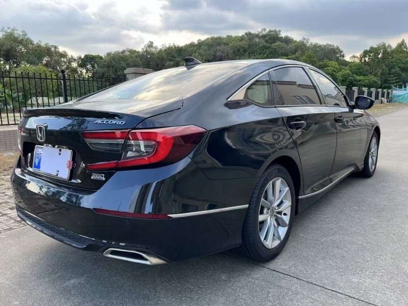 湛江21年本田雅阁8