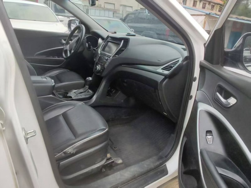 岳阳17年现代新胜达5