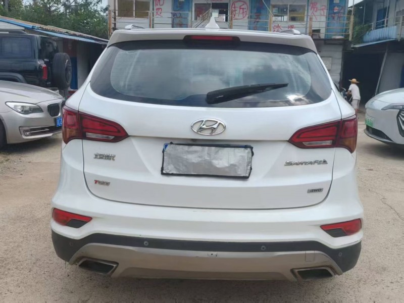 岳阳17年现代新胜达9