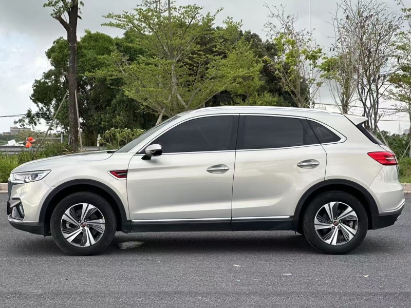 珠海21年红旗HS56