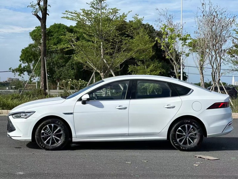 深圳24年比亚迪秦3