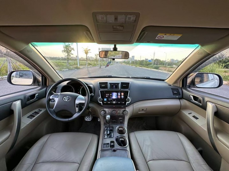 韶关15年丰田汉兰达3