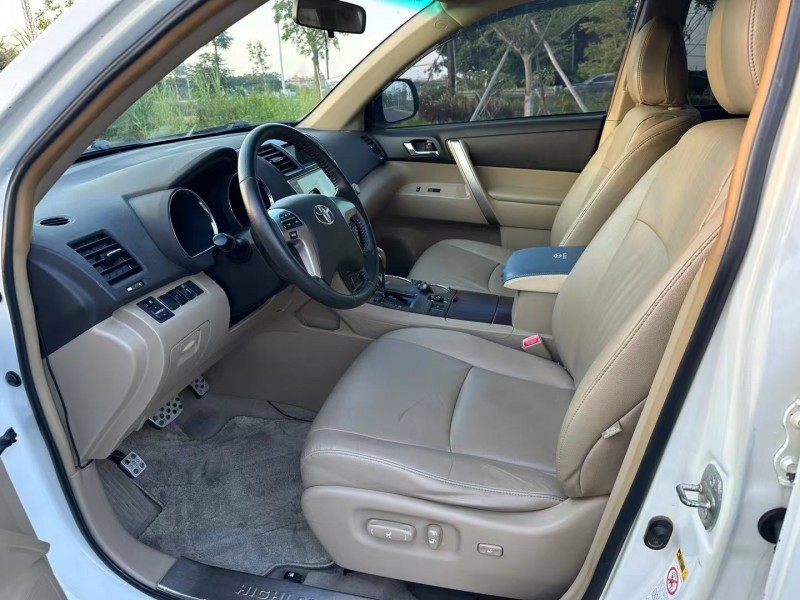 韶关15年丰田汉兰达4