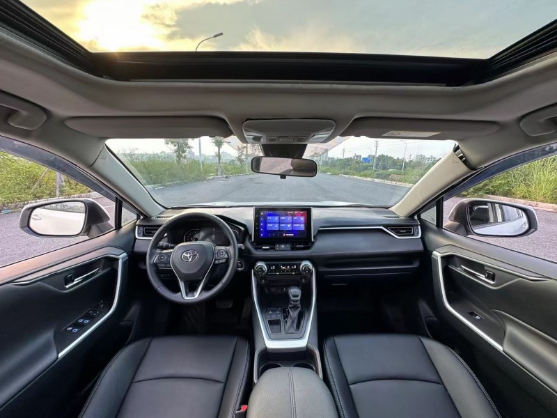 汕头21年丰田RAV4荣放4