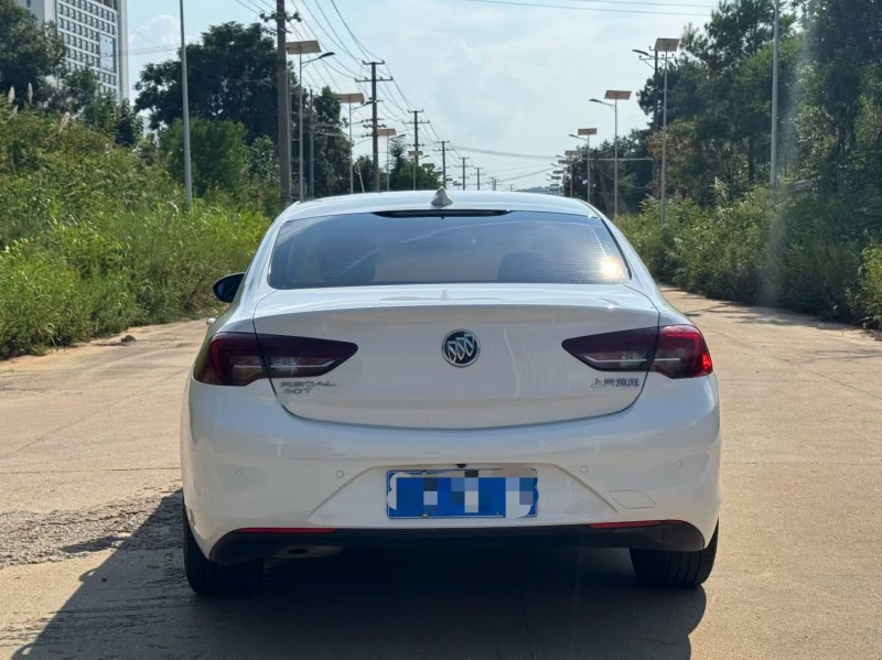 娄底17年别克君威3