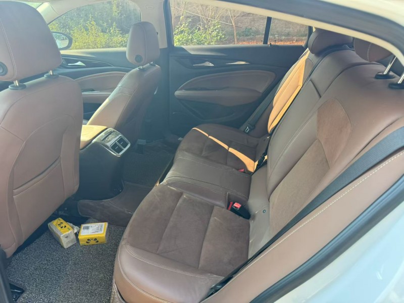 娄底17年别克君威8