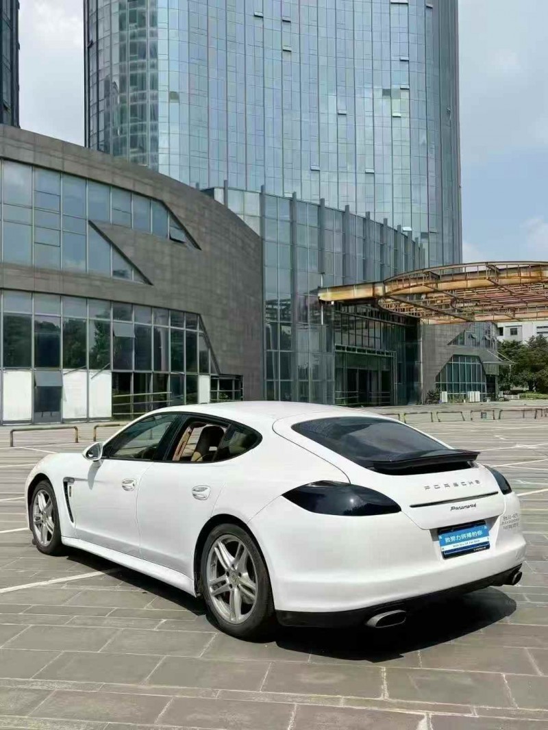 广州11年保时捷帕拉梅拉8